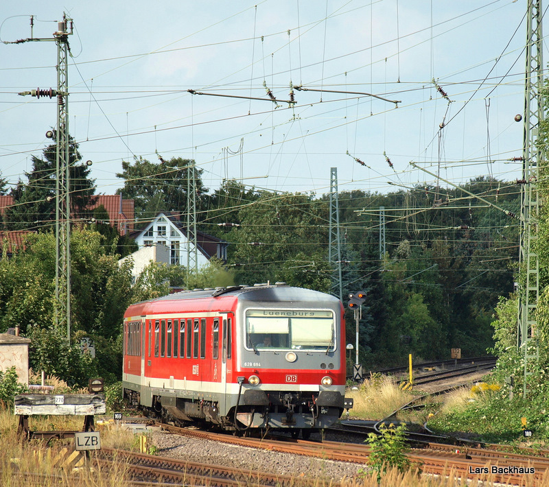628 684 konnte ich am 16.08.09 bei der Einfahrt als RB 21825 Kiel Hbf/L�beck Hbf - L�neburg in L�neburg. Nach kurzem Aufenthalt geht es als RB 21828 nach L�beck Hbf.