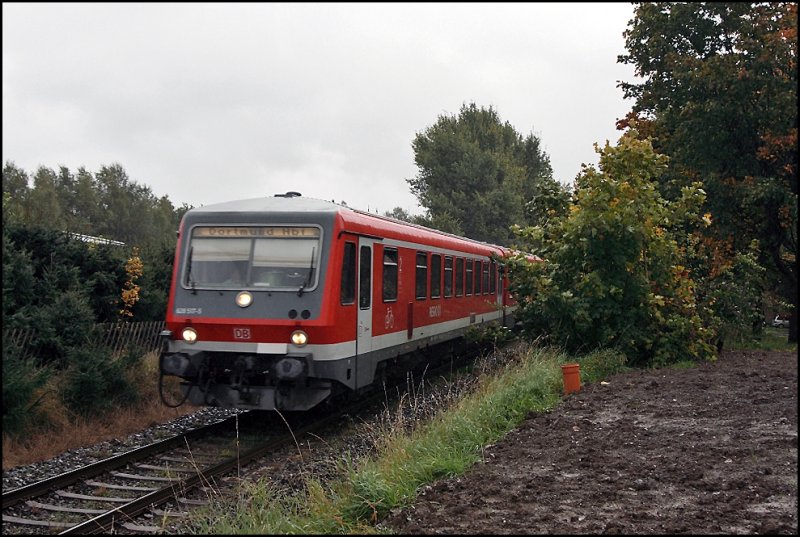 628/928 517 verlsst als RB52  Volmetalbahn  das Stadtgebiet von Ldenscheid. (01.10.2008)