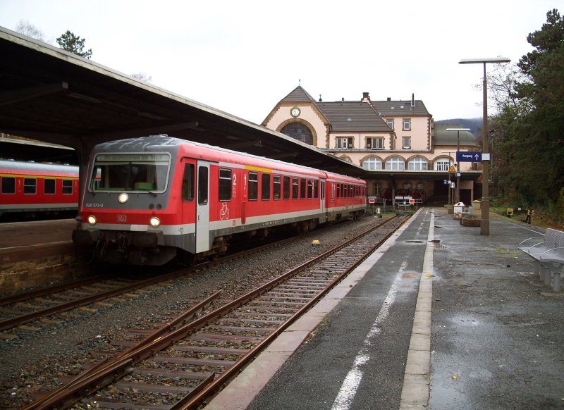 628/928 573 steht in Bad Harzburg  (11.11.2007)