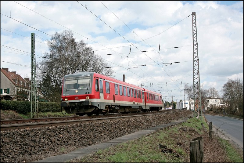 628/928 671 durchfhrt als RE17, (RE 29210)  SAUERLAND-Express  nach Hagen Hbf, das Ruhrtal bei Westhofen. (29.03.2008)
