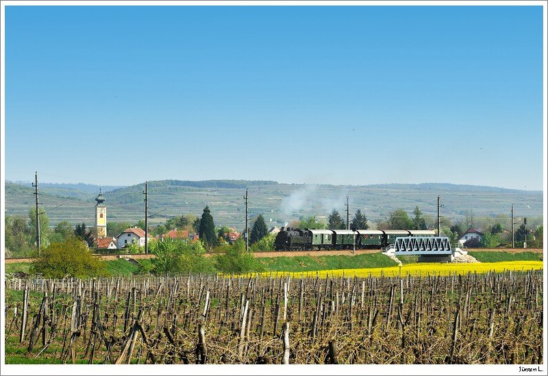 629.01 am 19.4.2009 mit dem R16258. Hier bei der Einfahrt in Hadersdorf am Kamp.