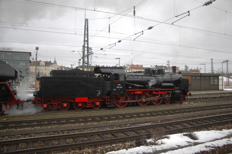 638.1301 war die fhrende Lok am Hausruck-Sz. Mnchen Ost am 28.02.09