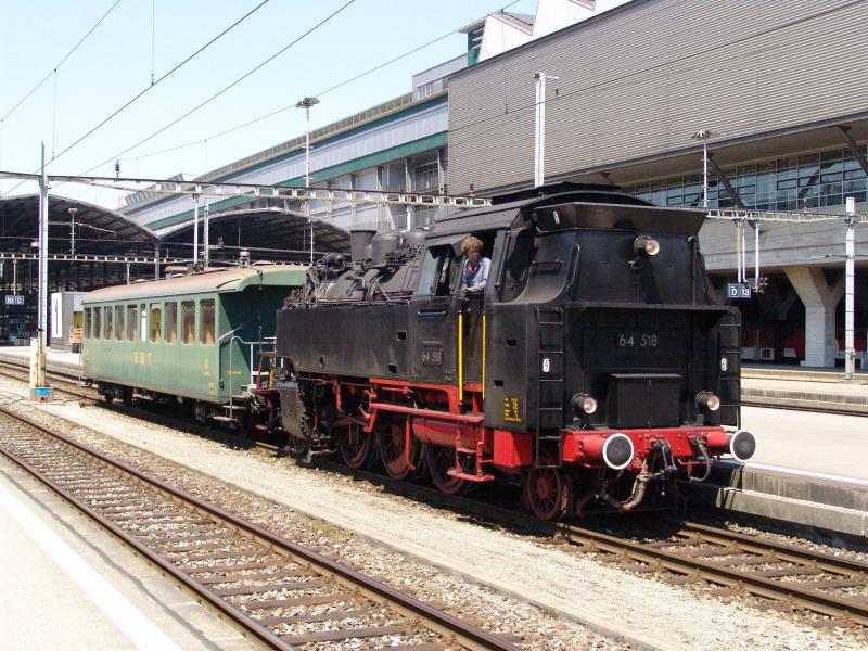 64 518 (ex DB) des Vereins Historische Eisenbahn Emmental am 29.5.05 in Luzern
