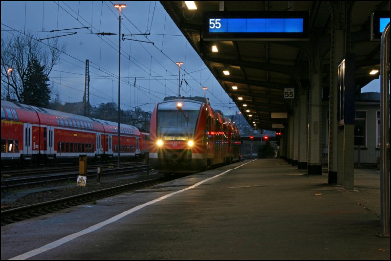 640 009 und 016 sind als RB93 (RB 39670)  Rothaarbahn  von Bad Berleburg nach Siegen im Zielbahnhof angekommen.