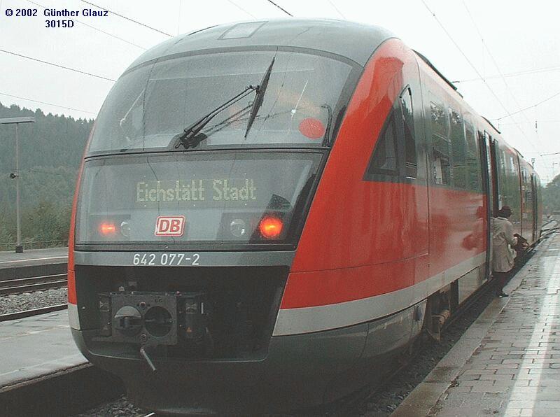 642 077/577 am 24.09.02 in Eichsttt Bahnhof.