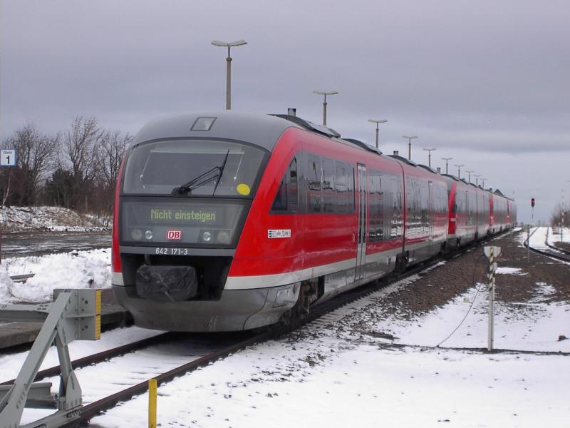 642 171-3 in Altenberg abgestellt (Dezember 2003)