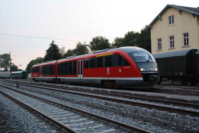 642 696 (mitlerweile ohne Selbstkontrollziffer) am 04.07.09 im Bahnhof Schlettau.