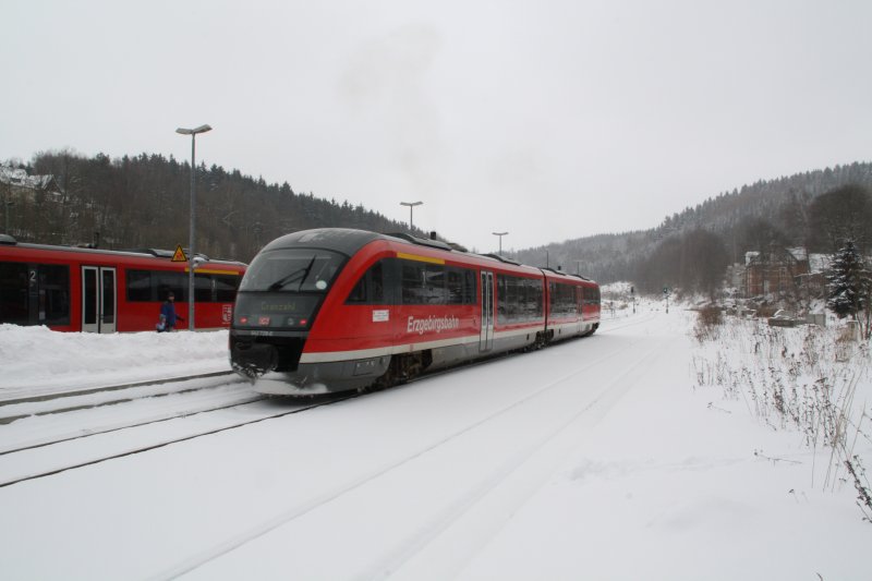 642 728-0 fhrt am 14.02.09 aus dem Bahnhof Annaberg-Buchholz Sd Richtung Brenstein aus.