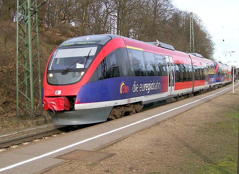 643 212/712 und ein weiterer als RB 20  Euregiobahn  nach Heerlen hier in Stolberg Hbf.