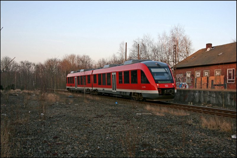 648 119/619 roll als RB52 (RB 29283)  Volmetalbahn  in den Endbahnhof Ldenscheid ein. (13.02.2008)