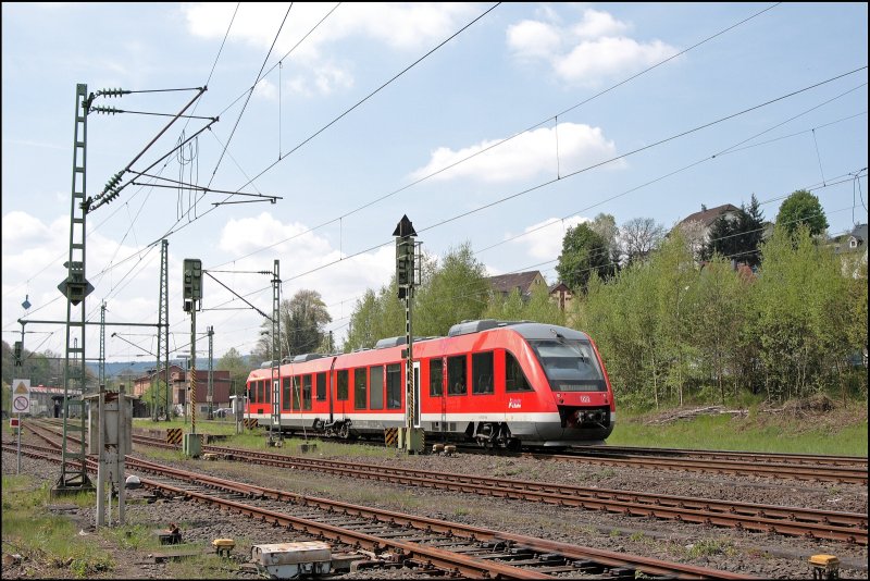648 206/702 verlsst als RB95 (RB 39517) nach Dillenburg, den Bahnhof Niederschelden Richtung Siegen. (03.05.2008)
