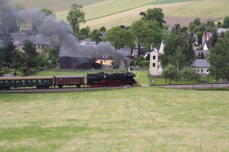 65 1049-9 ist am 22.05.09 bei Raschau unterwegs.