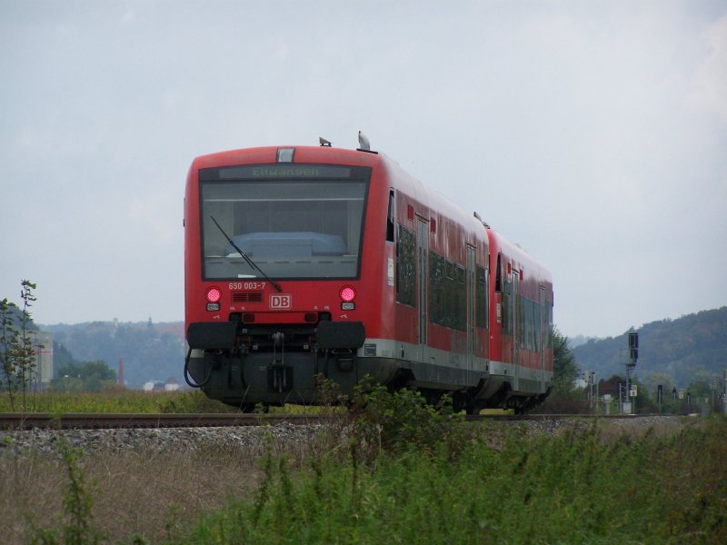 650 003 unterwegs auf der Brenzbahn bei Heidenheim-Mergelstetten. (Sommer 07)