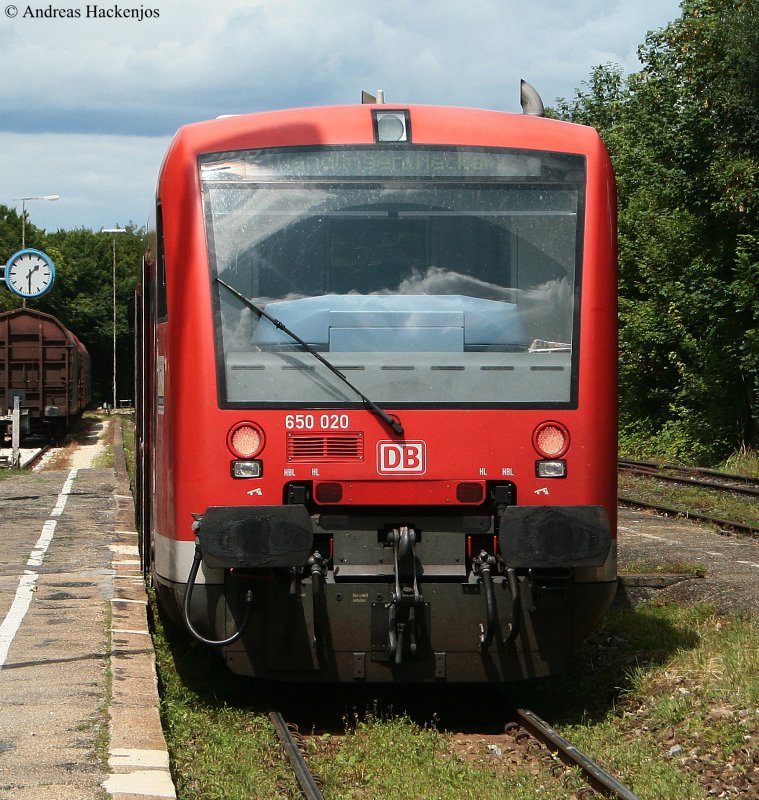 650 020-1 als RB 13958 (Oberlenningen-Wendlingen(Neckar)) in Oberlenningen 25.7.09