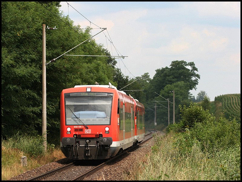 650 100-1 fuhr am 29.07.2008 zusammen mit einem weiteren 650er als RE von Ellwangen nach Ulm. Aufgenommen in Rainau-Buch, zwischen Schwabsberg und Goldshfe.