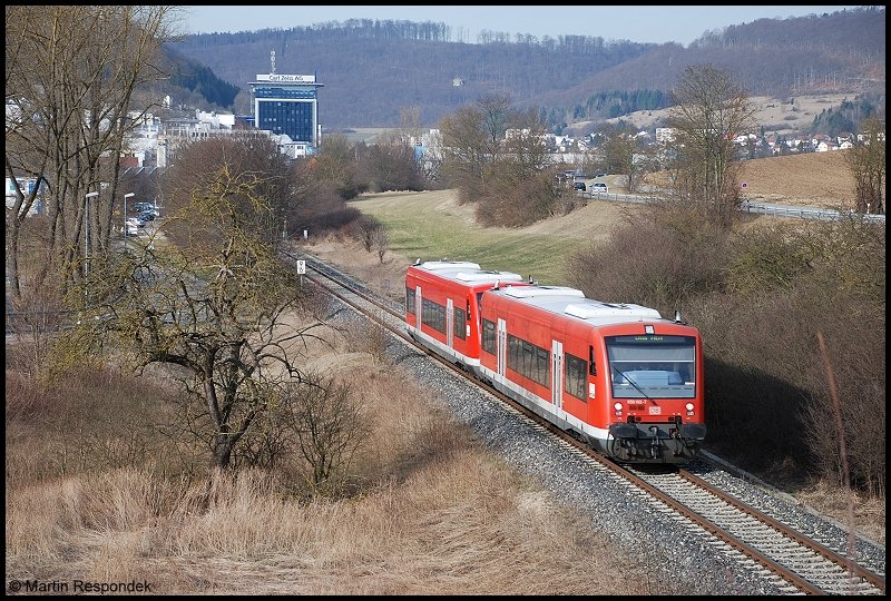 650 102-7 ist mit einem Kollegen als RE 22539 nach Ulm Hbf unterwegs. Aufgenommen am 07.03.08 bei Oberkochen.