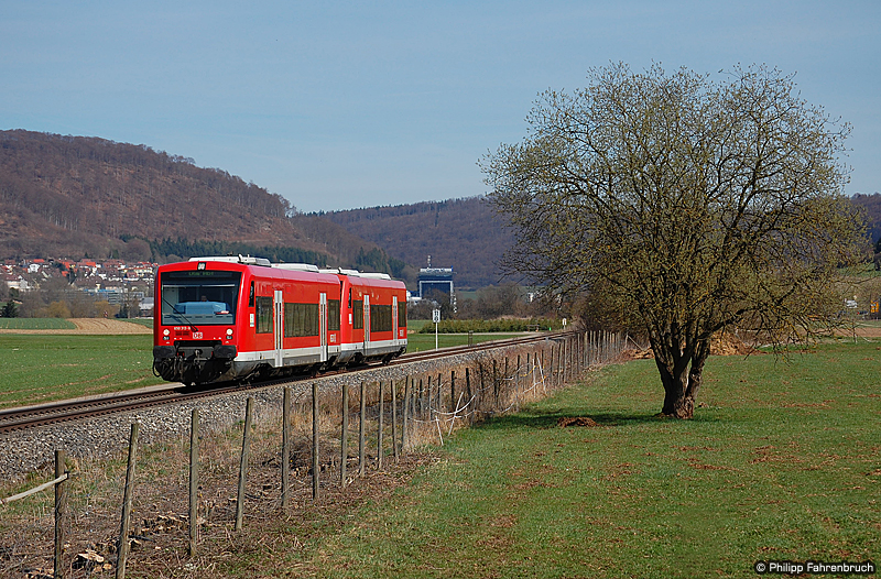 650 313 und 650 116 sind am Morgen des 09.04.09 unterwegs als RE 22523 von Crailsheim nach Ulm Hbf, aufgenommen am Km 11 der Brenzbahn (KBS 757) bei Oberkochen.