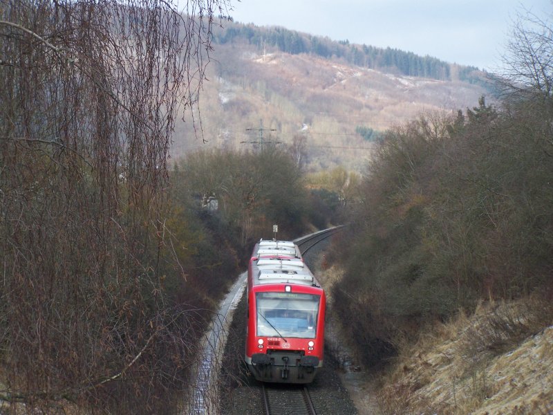 650 319-7 und ein weiterer 650er fuhren am 2.Januar 2008 als RE 22527 von Ellwangen nach Ulm Hbf. Hier bei Knigsbronn.