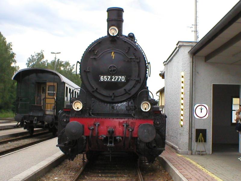 657.2770 am 27.6.2004 am Bahnhof Ried im Innkreis