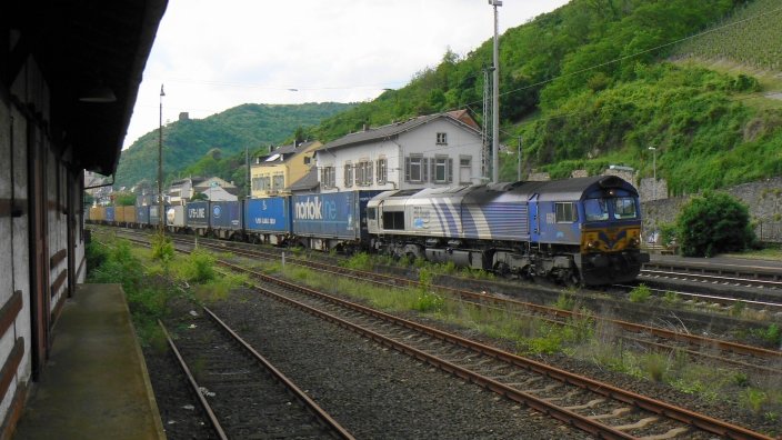 66 01 der ERS fuhr am 16.5.2008 in Lorch an der rechten Rheinstrecke stromaufwrts.