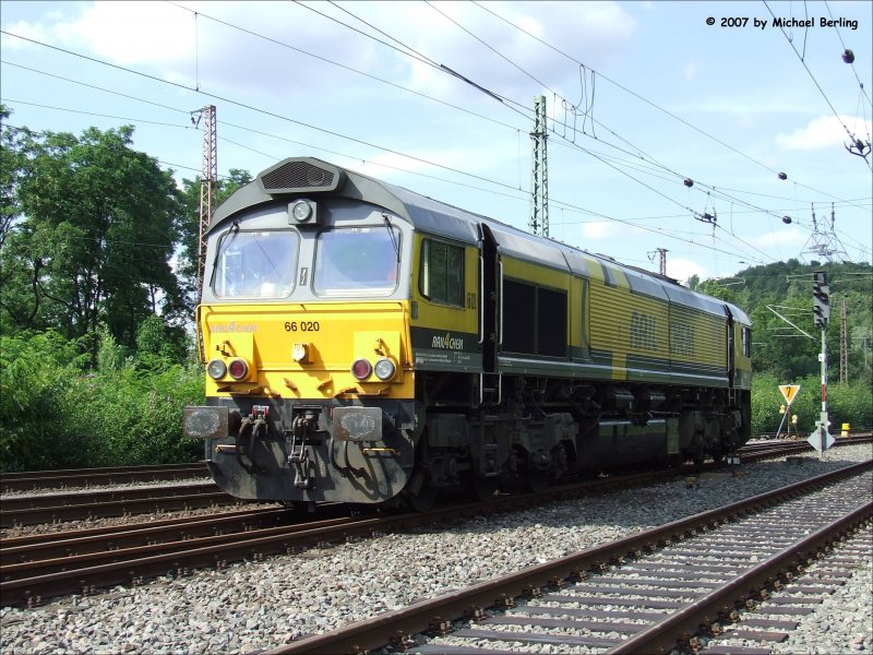 66 020 (JT42CWR Bj.2004) der Rail4Chem beim rangieren im Gbf Bottrop. 28.6.2007