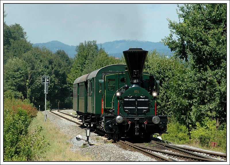 671 mit ihrem SPz 8519 von Premstätten-Tobelbad nach Wies-Eibiswald am 15.8.2007 aufgenommen kurz vor Lannach.