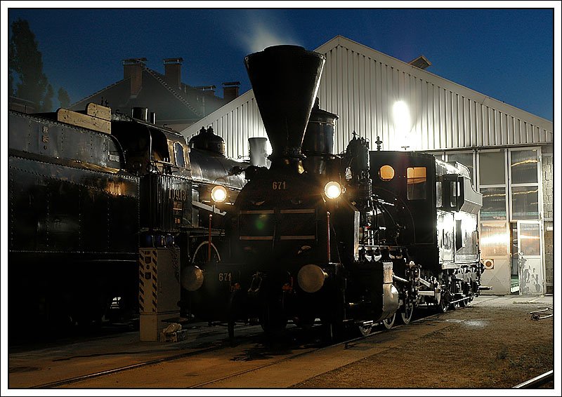 671 (S�dbahnreihe 29) der GKB (BJ 1860 S�dbahn 671, BB� 49.03, seit 1925 GKB 671), ) wartet in der Nacht des 18.5.2007 auf ihren Einsatz am n�chsten Tag.