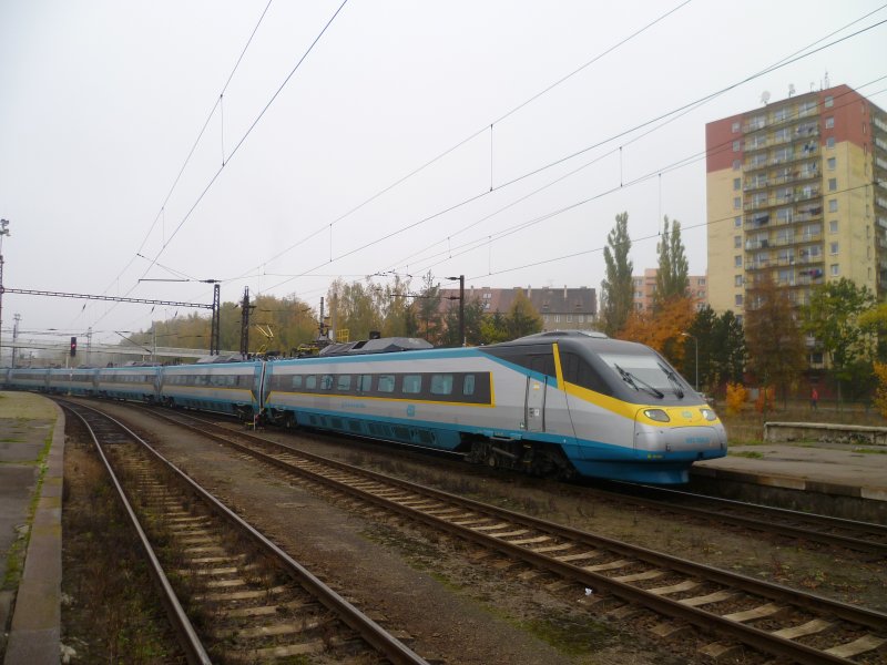 682 006-2 fhrt am 20.10.12 in Cheb ein. Der morgen war noch sehr Nebelig!!