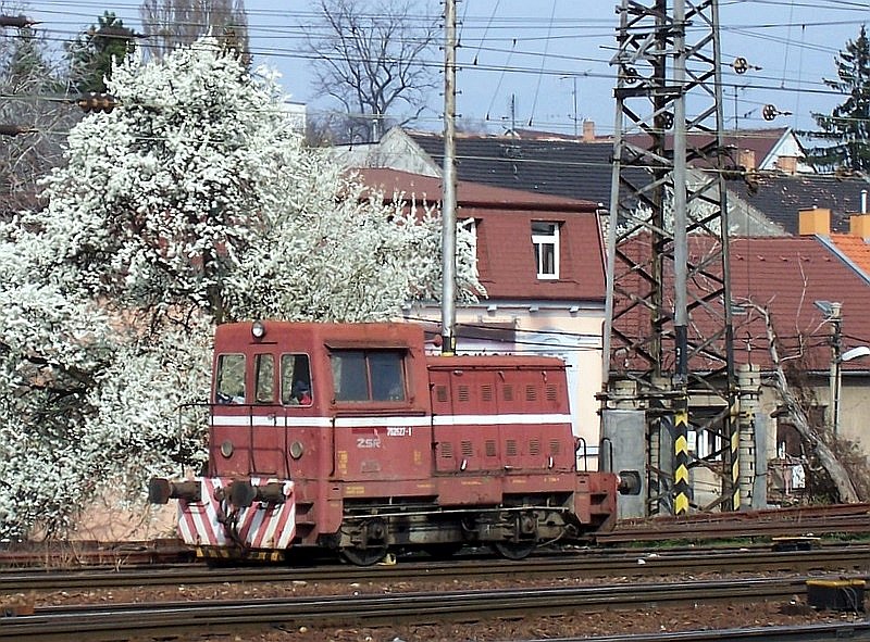 702 627-1 der ZSR am 18.03.2007 in Bratislava Hlavna Stanica (Hauptbahnhof).
