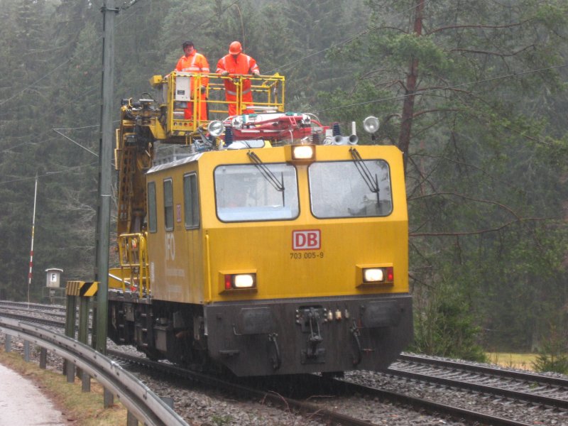 703 005-9 im Einsatz auf der Schwarzwaldbahn 1.3.08