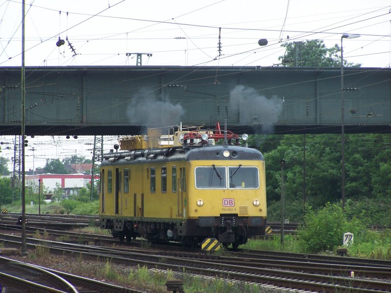 704 002 am 05.06.2007 in Mannheim Friedrichsfeld, kurz nach dem Motorstart.