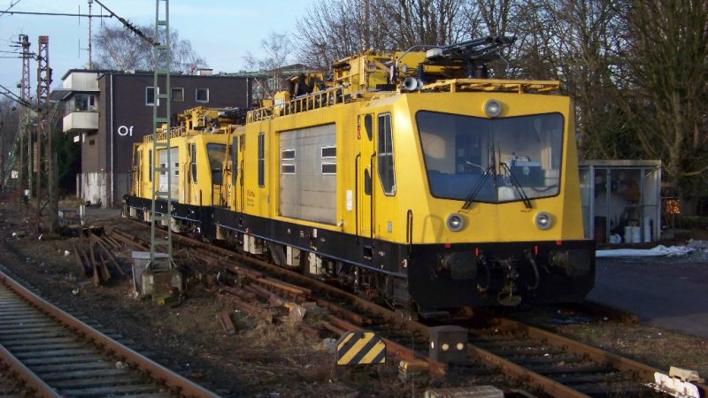 706 101 + 706 102 in Wuppertal-Oberbarmen am 17.01.2009
als 97 99 10 102 17-2 ( links ) + 97 99 10 101 17-4 
