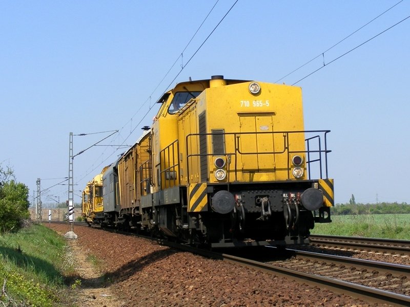 710 965-5 der DGT am 25.4.2009 bei Glaubitz.
