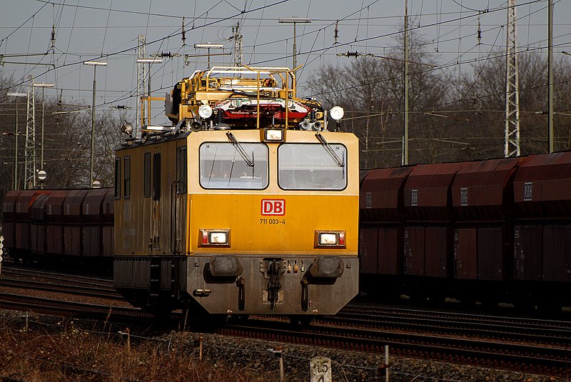 711 003 durchfhrt den Gbf Rheinkamp. 25.01.2008