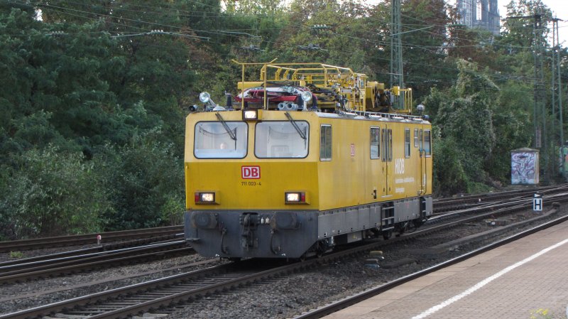 711 003 fuhr am 14 Oktober 2009 durch Kln Deutz