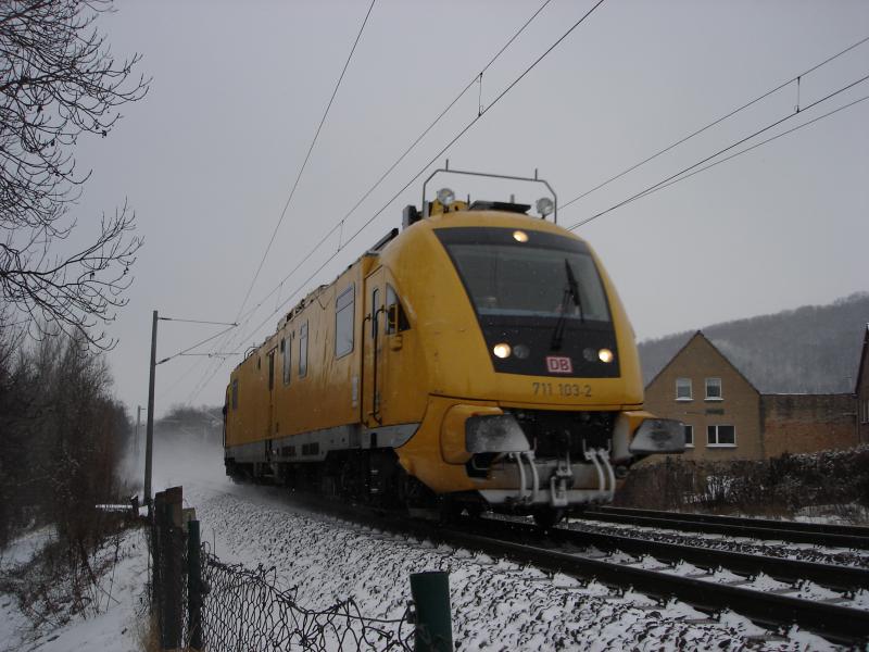 711-103 am 28.12.05 in Bad Sulza Richtung Weimar/Erfurt.