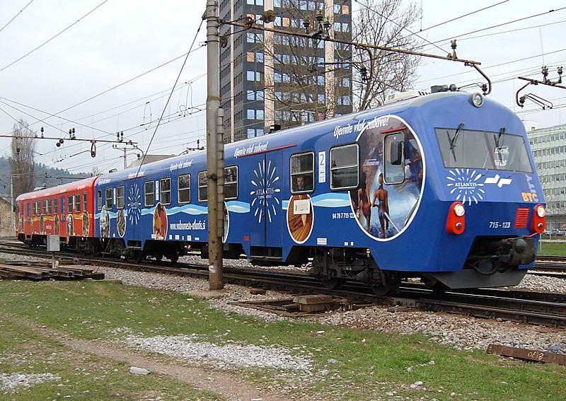 715 123 / 713 123 fhrt am 10.04.2006 in Ljubljana Hauptbahnhof ein.