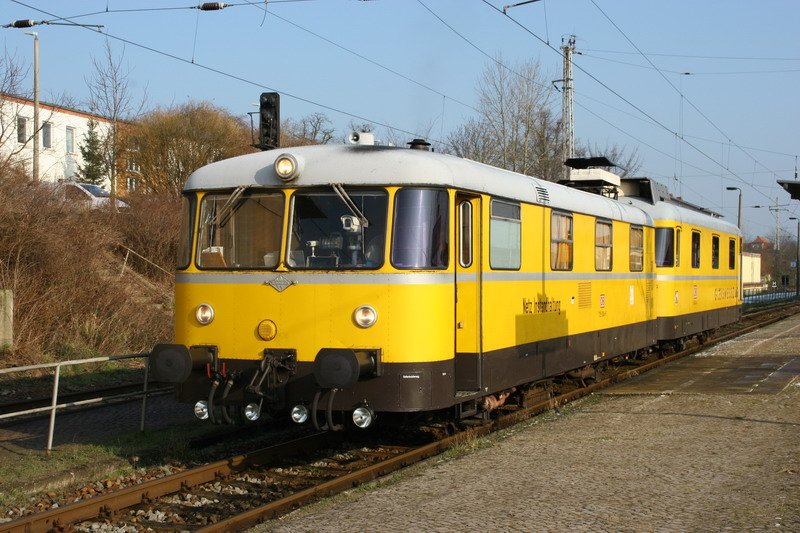 725 004 und 726 004 Gleismesszug der DB Netz Instandhaltung steht in Bad Kleinen am Bahnsteig 4. 02/2007
