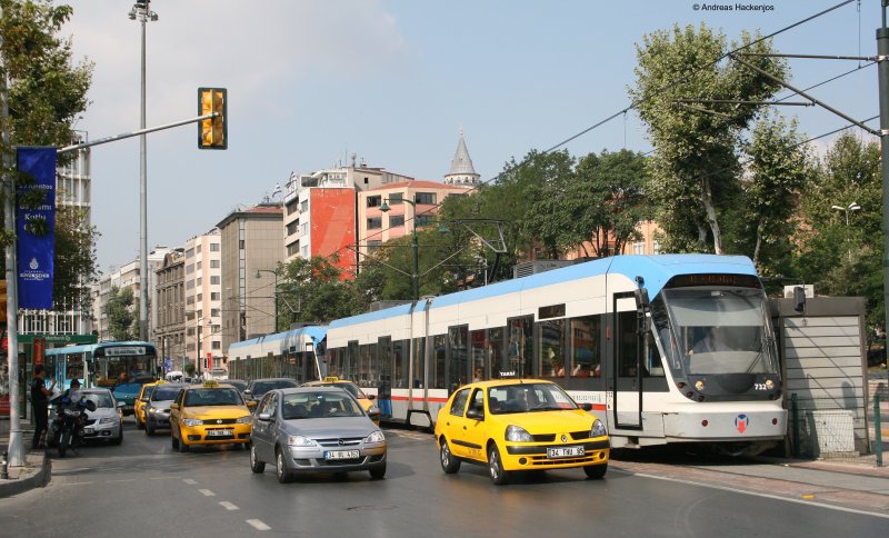 732 und ** als Linie 28 nach ? in der Nhe des Hafens 21.8.08