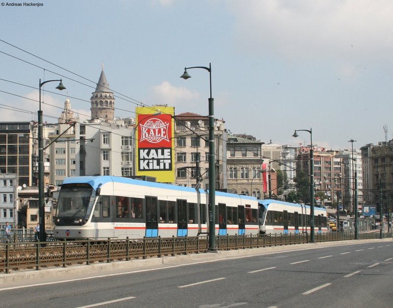 736 und 708 auf der Brcke am hafen 21.8.08