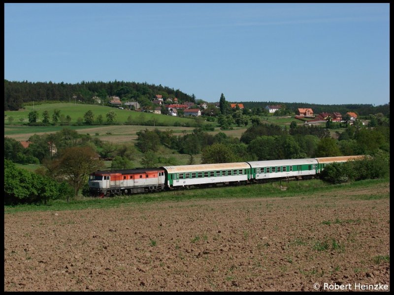 749 170-7 mit R 1251 nach Prag bei Bratkovice vom 17.05.2009