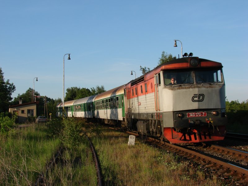 749 170-7 mit R 1254 nach Budweis in Tochovice am 17.05.2009