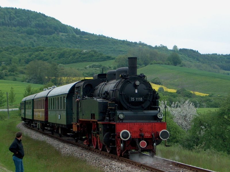 75 1118 beim Einsatz auf der Wutachtalbahn am 18. Mai 2002 (25 Jahre Sauschw�nzlebahn)