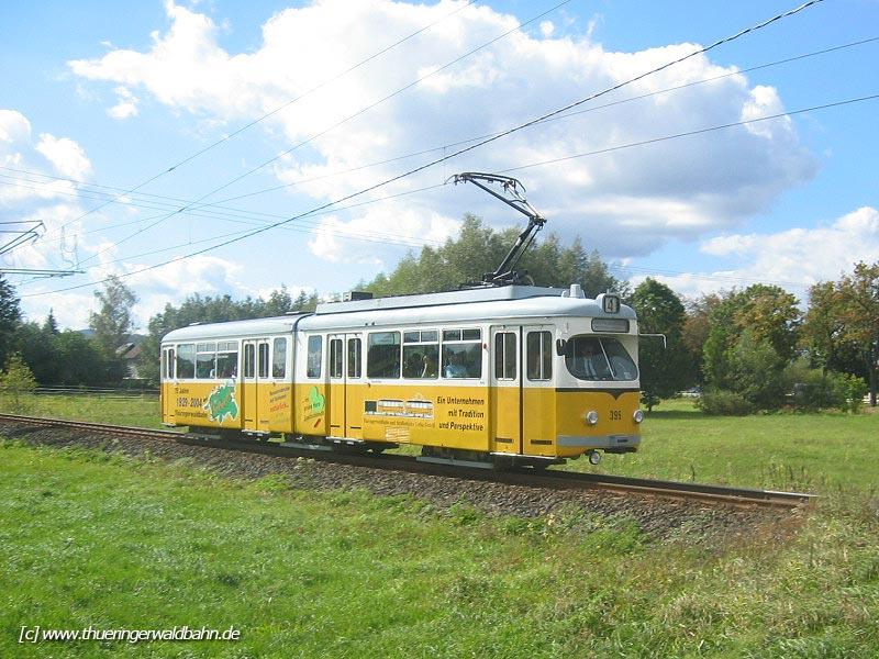 75 Jahre Thringerwaldbahn am 12.9.2004. Triebwagen 395 zwichen Wahlwinkel und Leina