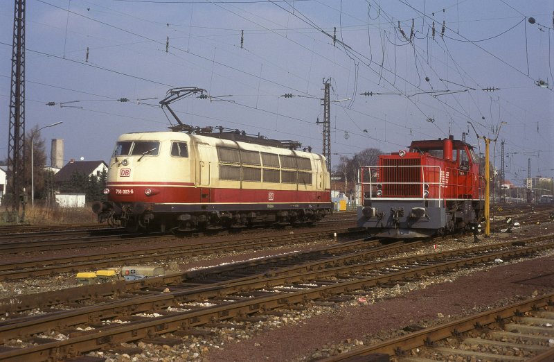 750 003 + AVG 64  Ettlingen-West  14.03.95