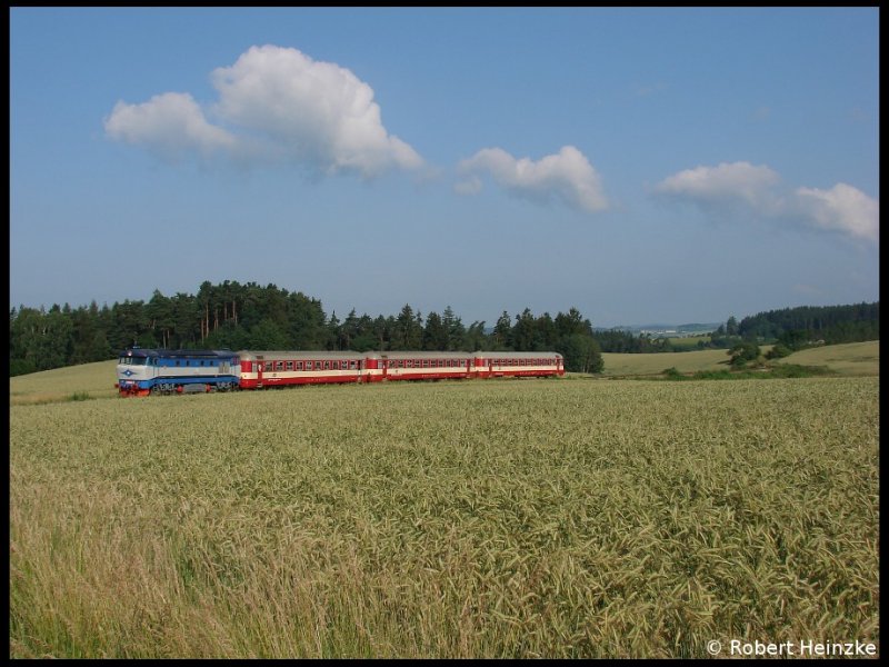 751 002-7 mit 14904 bei Bystrice nad Pernstejnem am 04.07.2009 nach Zdar nad Sazavou
