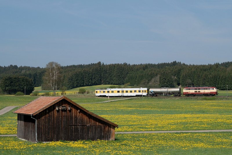 753 001 mit einer Mefahrt bei Hohenfurch (22.04.2007)