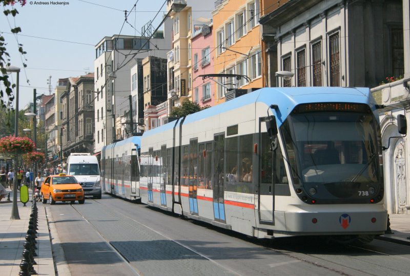 753 und 738 (Linie38) nach Bağcılar in der N�he der blauen Moschee am 21.8.08
