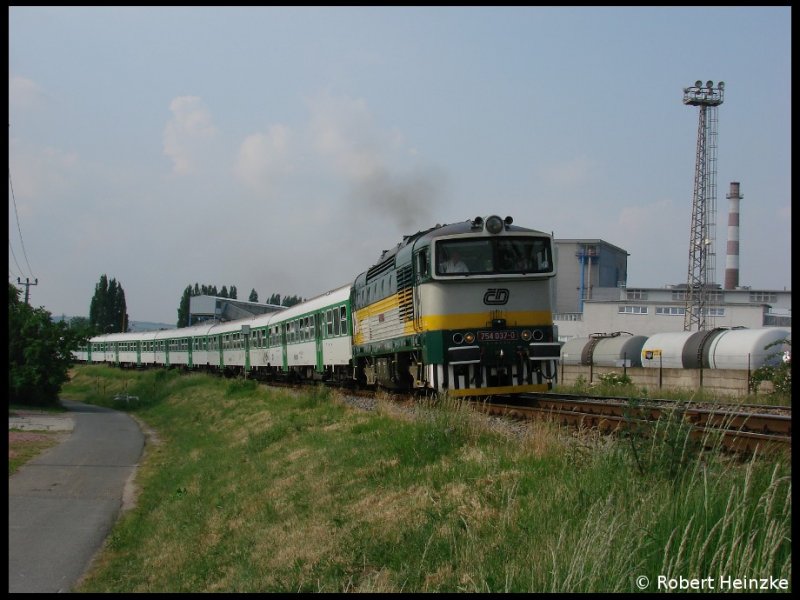 754 037-0 mit Sp 1729 von Brno in Kyjov zastavka am 18.05.2009