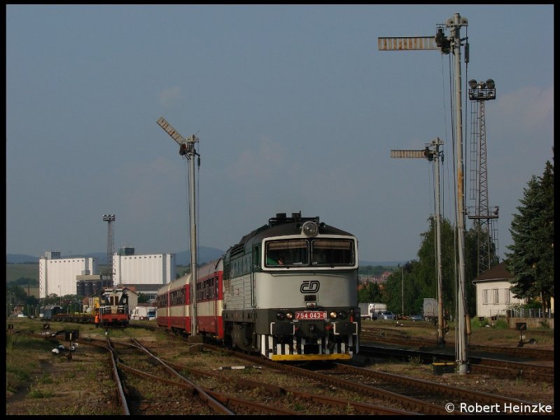 754 043-8 mit Os 4115 von Brno am 18.05.2009 in Kyjov